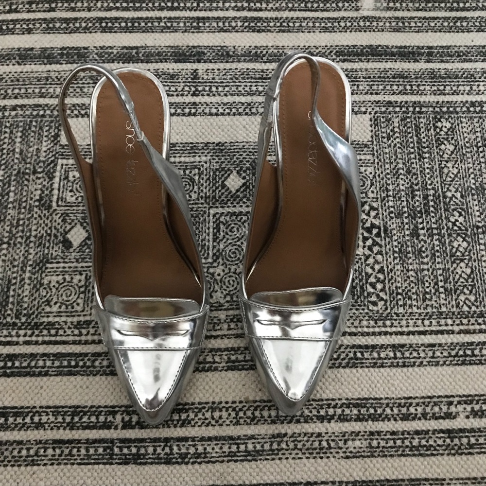 Shoe Dazzle Metallic Heels
